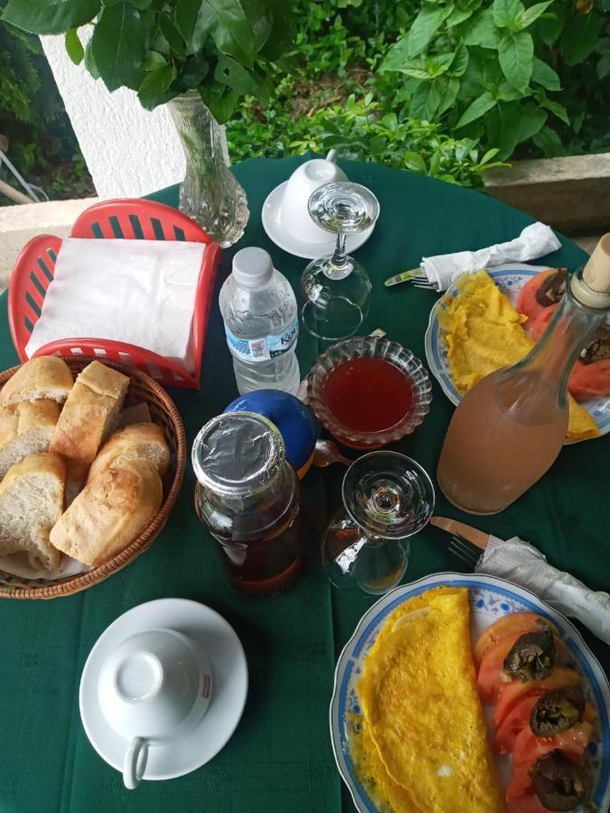 Relax Guesthouse Гирокастра Экстерьер фото